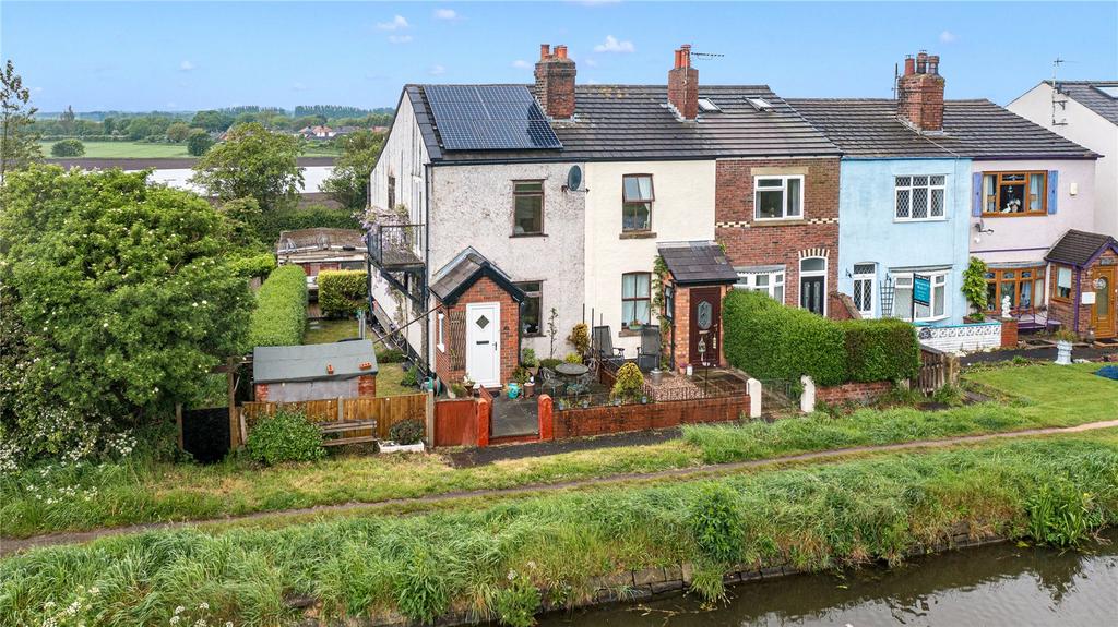 New Lane, Burscough L40 2 bed end of terrace house for sale £215,000