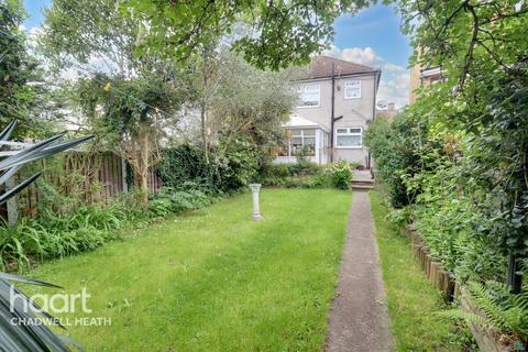 3 bedroom end of terrace house for sale, Stanley Avenue, Dagenham