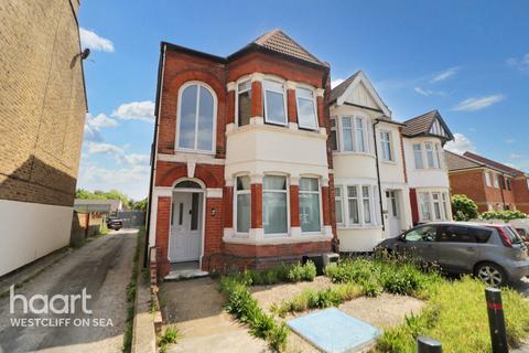 3 bedroom flat for sale, Bournemouth Park Road, Southend-on-Sea