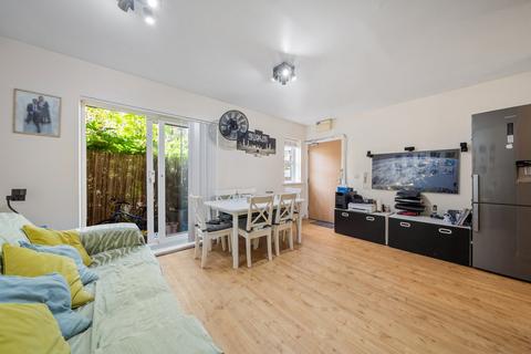 1 bedroom flat for sale, Loxford Lane, Ilford, IG3