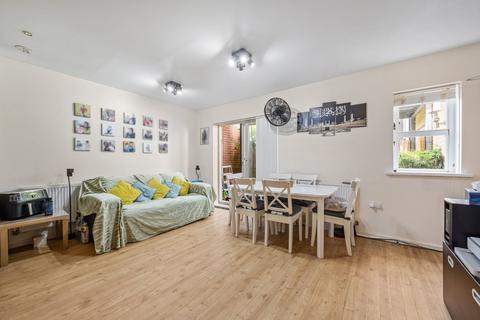 1 bedroom flat for sale, Loxford Lane, Ilford, IG3