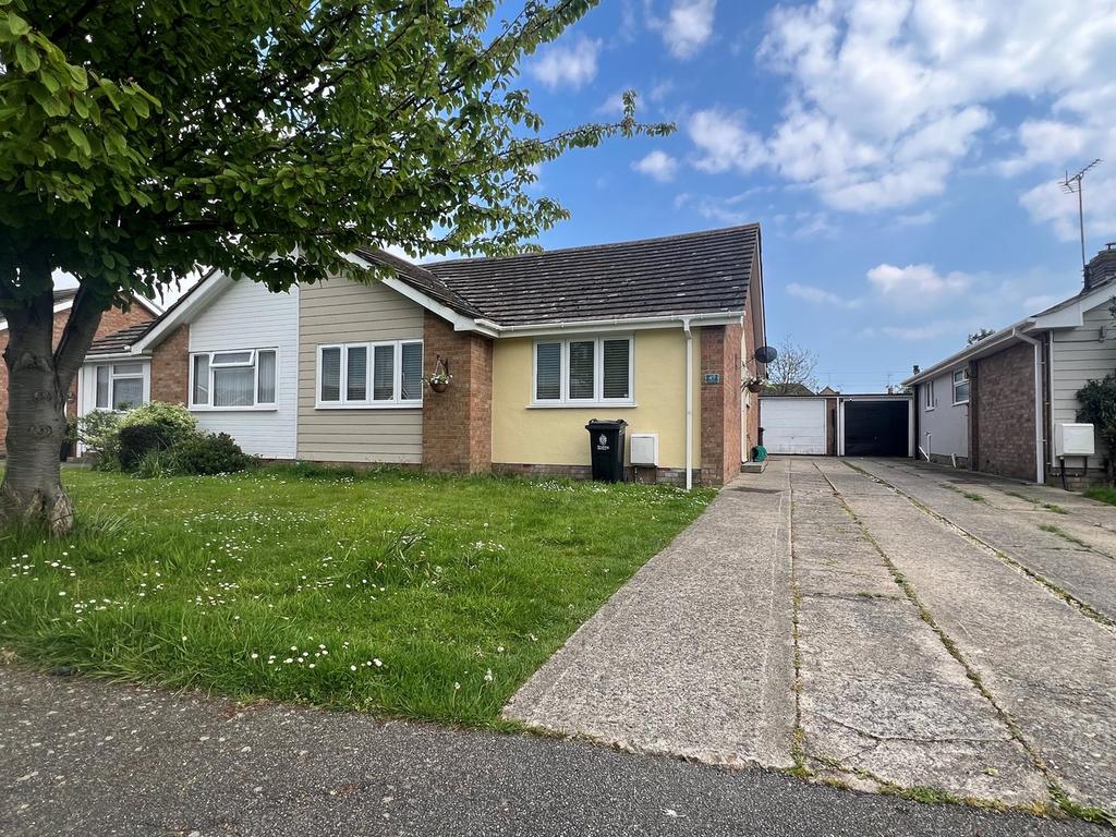 woodside-walton-on-the-naze-co14-2-bed-semi-detached-house-for-sale