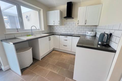 2 bedroom semi-detached house for sale, Woodside, Walton on the Naze, CO14