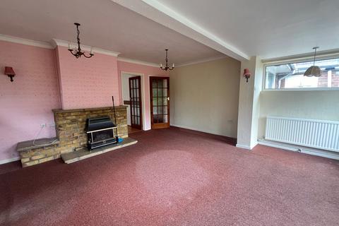 3 bedroom detached bungalow for sale, Walton Road, Walton on the Naze, CO14