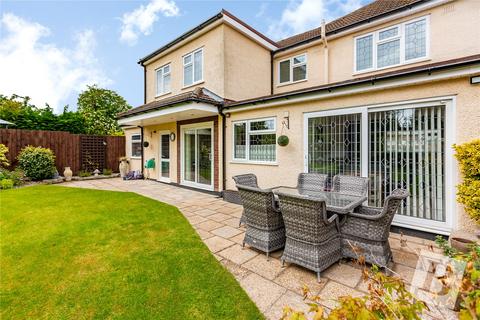 4 bedroom semi-detached house for sale, Kingley Drive, Wickford, Essex, SS12