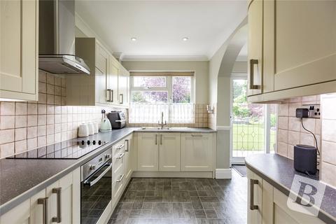 4 bedroom semi-detached house for sale, Kingley Drive, Wickford, Essex, SS12