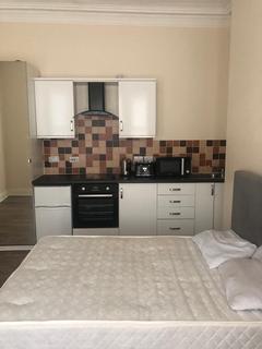 1 bedroom in a house share to rent, Bolton Road, Salford M6