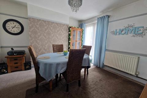 3 bedroom end of terrace house for sale, Green Lane, Rugeley. WS15 2AP