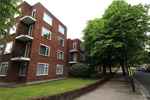 2 bedroom apartment to rent, Mount Avenue, London, W5