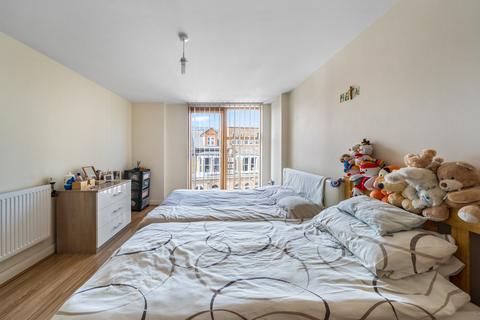 1 bedroom flat for sale, Oberon Court, East Ham, London, E6
