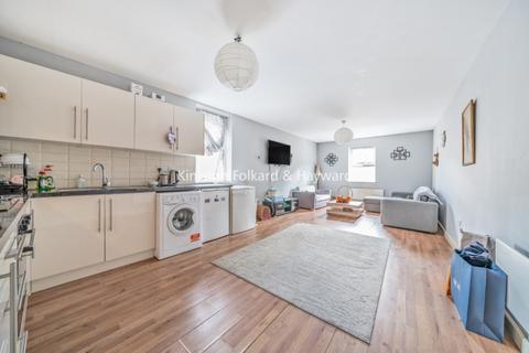 1 bedroom apartment to rent, High Street London W3