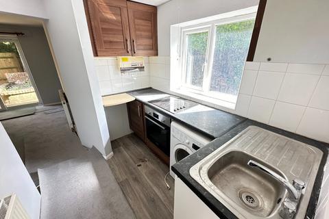 1 bedroom semi-detached bungalow to rent, Northfields, Dunstable, Bedfordshire, LU5 5AL