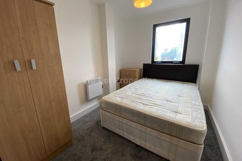 2 bedroom apartment to rent, Chapel Street, Salford M3