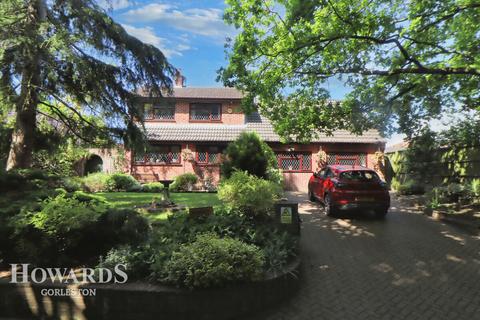 4 bedroom detached house for sale, Hall Road, Hopton