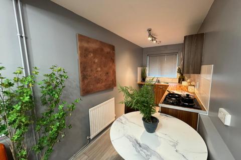 2 bedroom flat to rent, Danziger Way, Borehamwood, WD6