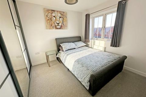 8 Meadow Crescent, Tidbury Green, Solihull, B90 1UY