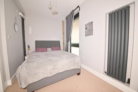 3 bedroom mews for sale, Gould Road, Twickenham TW2