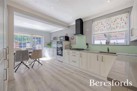 14 Retford Road, Romford, RM3 9LX