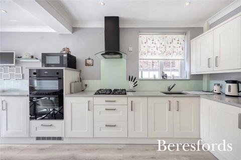 14 Retford Road, Romford, RM3 9LX