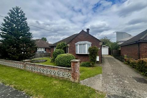 2 bedroom detached bungalow for sale, BEVERLEY CLOSE, THATCHAM RG18