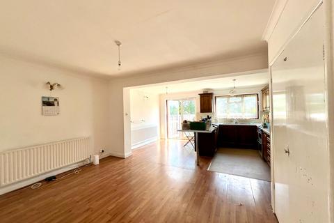 3 bedroom semi-detached house to rent, Conway Crescent, Perivale UB6