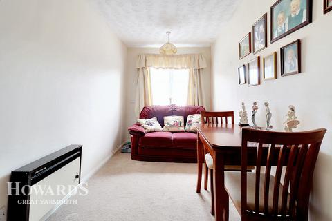 2 bedroom flat for sale, St Peters Plain, Great Yarmouth