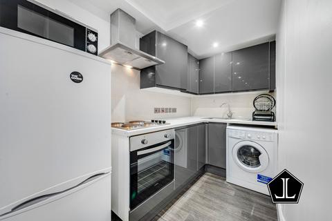 2 bedroom flat to rent, Bell Street, London NW1