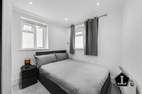 2 bedroom flat to rent, Bell Street, London NW1