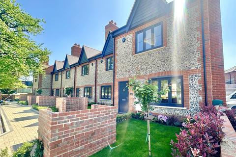 4 bedroom end of terrace house to rent, Chapel Croft, Chipperfield, Kings Langley, Hertfordshire, WD4