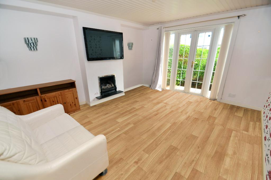 Ardnahoe Place, Toryglen, Glasgow... 3 bed end of terrace house for