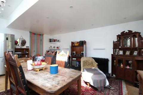 2 bedroom flat to rent, Dale Road, Kentish Town, NW5