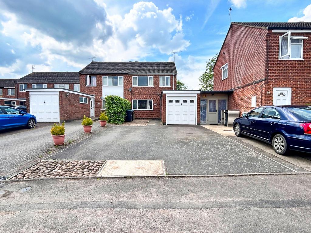 Priest Meadow, Fleckney, LE8 8TZ 3 bed semidetached house for sale £