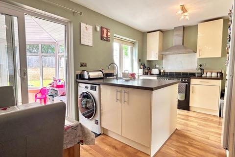 3 bedroom semi-detached house for sale, Priest Meadow, Fleckney, LE8 8TZ