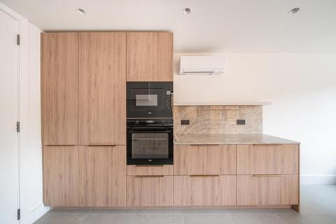 73 Ravenshaw Street, London, NW6 1NP