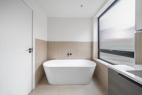 73 Ravenshaw Street, London, NW6 1NP