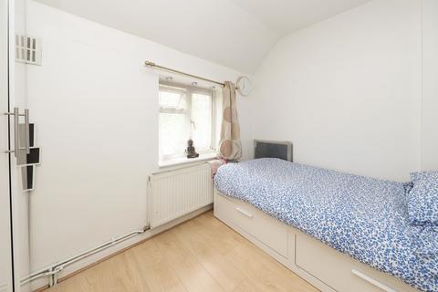 9 Crossway, Pinner, HA5 3TP