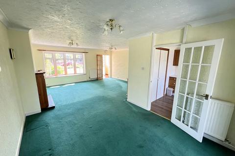 3 bedroom detached bungalow for sale, NARBOROUGH - 3 Bed Bungalow in Cul-De-Sac Position