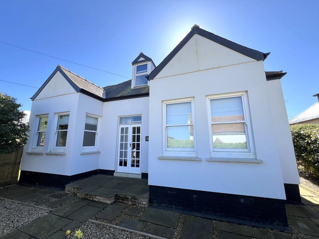 OLD HUNSTANTON Detached Residence... 5 bed chalet for sale £900,000
