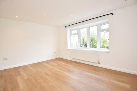 17 Devonshire Way, Harrogate, HG1 4BH