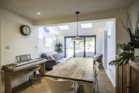 5, Underwood Cottages The Coombe, Streatley, Reading, RG8 9RA