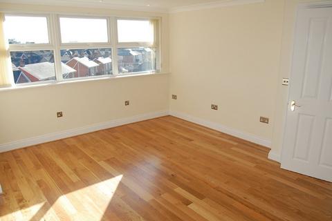 2 bedroom apartment to rent, Ashley Cross, Poole