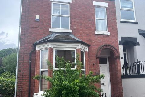 3 bedroom townhouse to rent, Stoke-on-Trent ST4