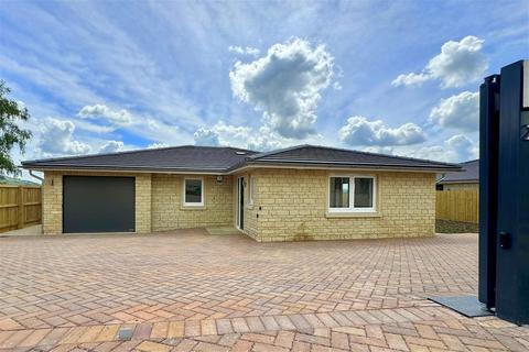 3 bedroom detached bungalow for sale, Solsbury Place, Batheaston