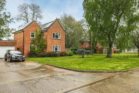 3 bedroom detached house for sale, Slessor Close, Watton