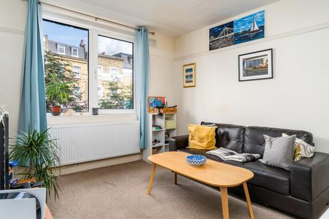 2 bedroom flat to rent, Chalmers House, Battersea SW11