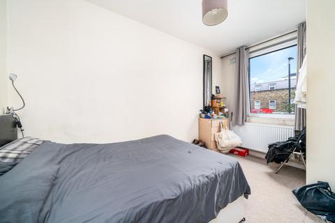 2 bedroom flat to rent, Chalmers House, Battersea SW11