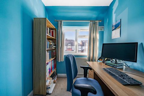 66 Culvers Avenue, Carshalton, SM5 2BL