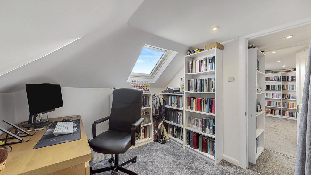 27-print-56 Glanderston Drive 36