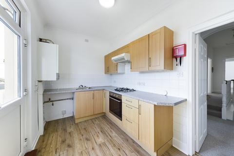 2 bedroom flat to rent, 39 Chestnut Road, Plymouth PL3