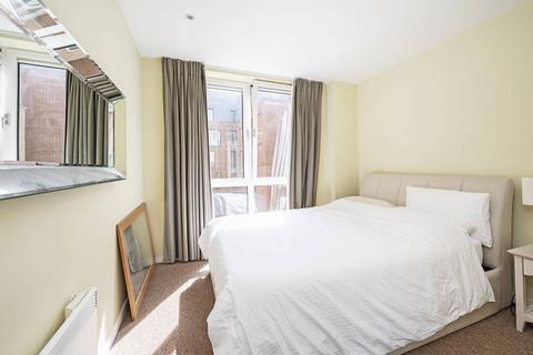 1 bedroom flat for sale, Hosier Lane, City, London, EC1A